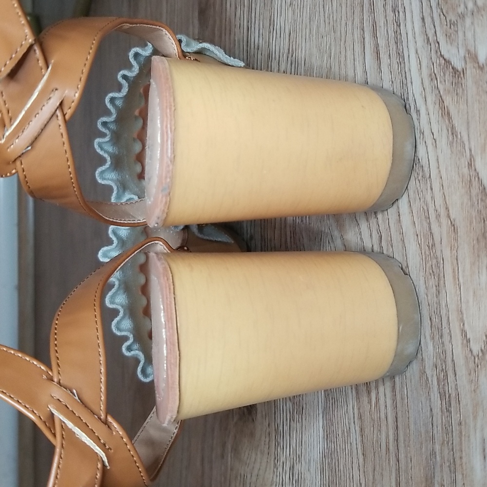 Madden Girl Camila Eyelet Ankle Strap Wooden Block Heel Platform Sandals - Picture 7 of 11